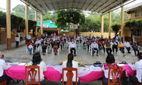 UNESCO, Instituto Natura y SEV entregan material de alfabetización y  tecnológico a 68 escuelas