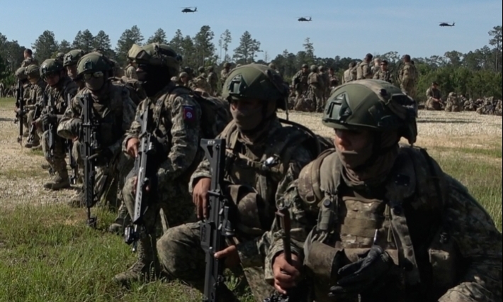 López Obrador propone reformas para dar más recursos al Ejército y mayor control de armas