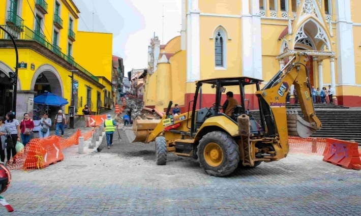 Continúan trabajos de obra en Revolución