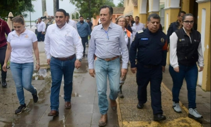 Cuitláhuac García supervisa labores de emergencia en Tlacotalpan 