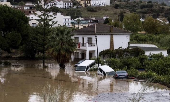 Fuertes vientos y torrenciales lluvias han golpeado el sur y este de España