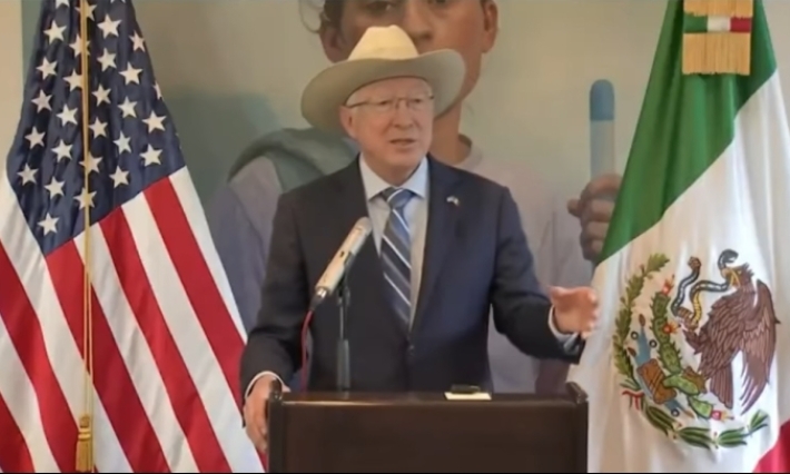 Ken Salazar critica estrategia de seguridad de la 4T: “Abrazos, no balazos” no funcionó