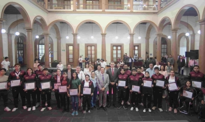 Veracruz premia a medallistas y entrenadores por sus logros deportivos