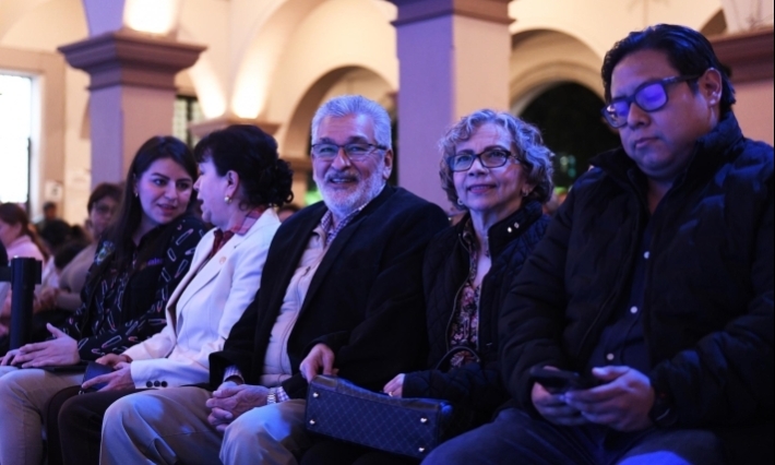 Asiste Alberto Islas a presentación de El Cascanueces