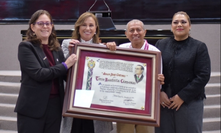 Entrega Congreso a Tirso Bautista la medalla Adolfo Ruiz Cortines 2024