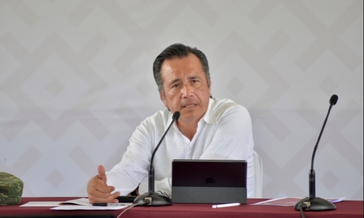 Héctor Yunes acusa a Cuitláhuac García de corrupción y desvíos millonarios