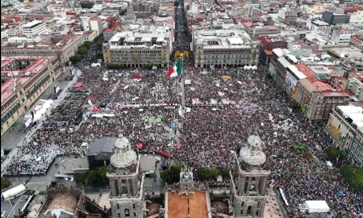 Miles de personas se congregan en apoyo a Claudia Sheinbaum, en defensa de la soberanía nacional