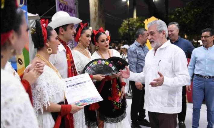 Asiste Alberto Islas al festival “Xalapa, Café y Aroma 2025”